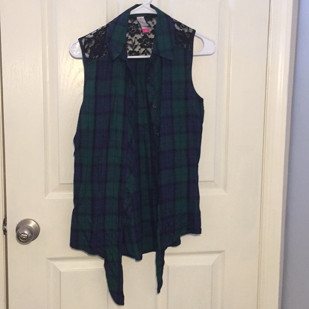 Women’s blouse, size M